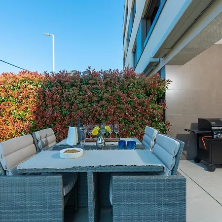 Luxury New With Private Garden Near The Beach! Apartment