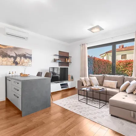 Luxury New With Private Garden Near The Beach! * Porec