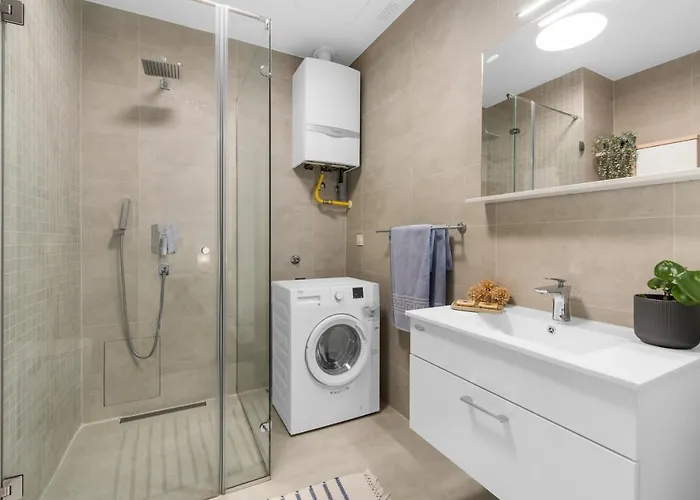 Luxury New With Private Garden Near The Beach! *