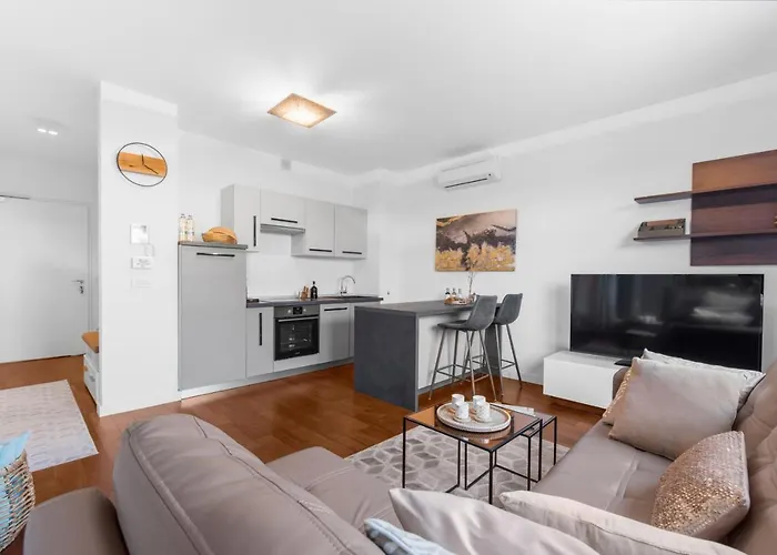 아파트 Luxury New With Private Garden Near The Beach! *