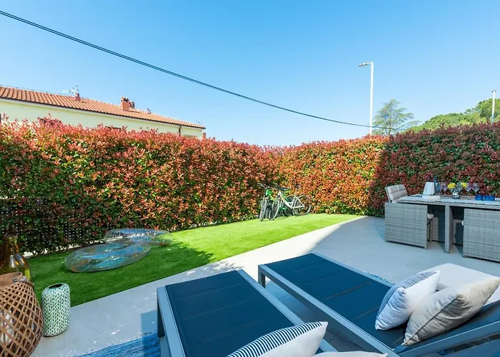 아파트 Luxury New With Private Garden Near The Beach! *