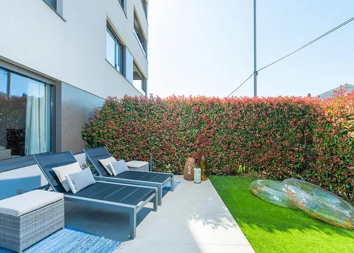 Luxury New With Private Garden Near The Beach! 포레치